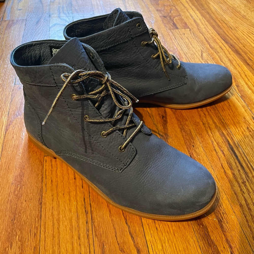 Kodiak Women’s Low-Rider Boot | Size 10 | Blue Leather